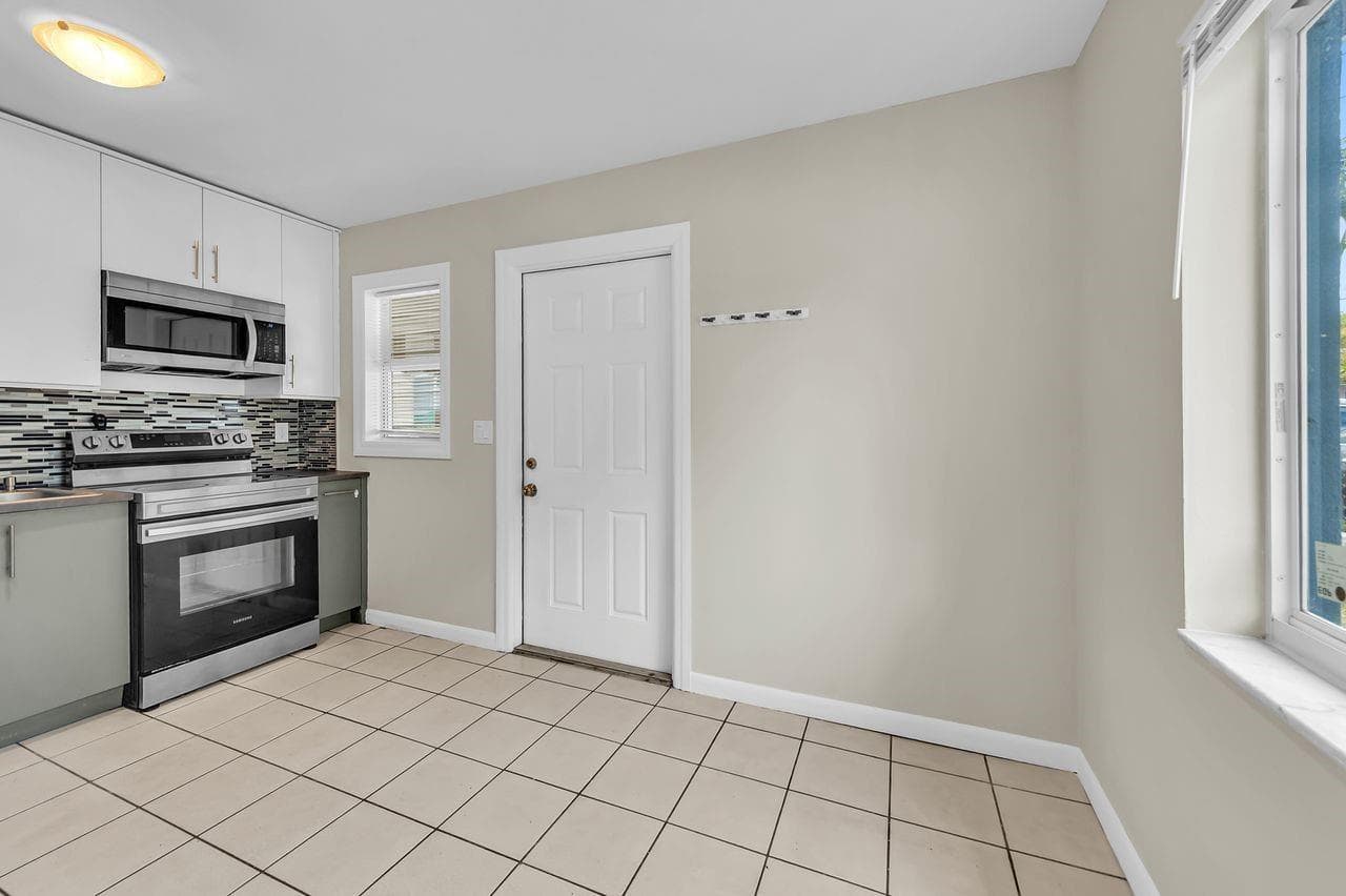 728 20th Street, West Palm Beach, FL 33407 photo 2