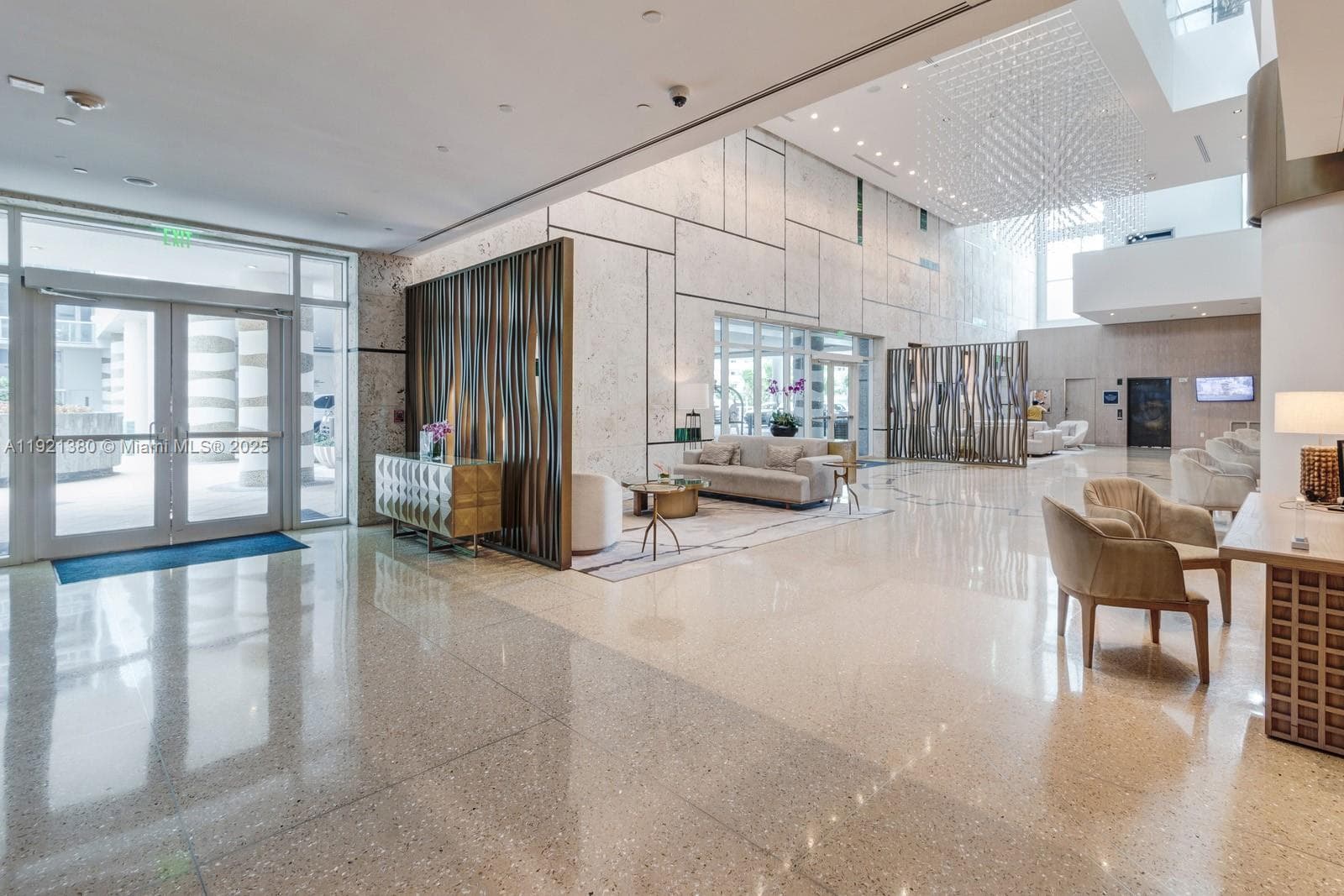 6801 Collins Ave # 320, Miami Beach, FL 33141 photo 2