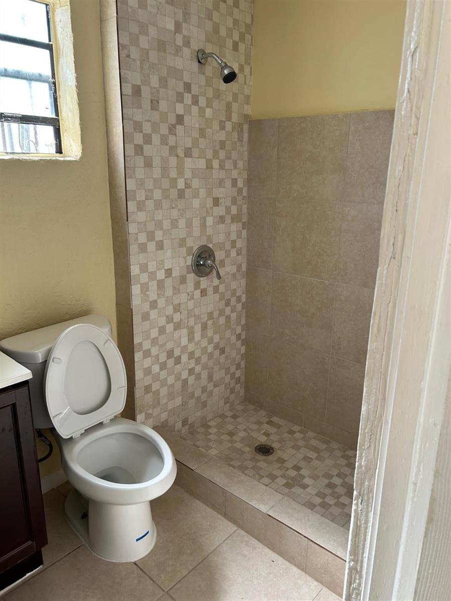 371 Banyan (REAR APT) Avenue, Pahokee, FL 33476 photo 3