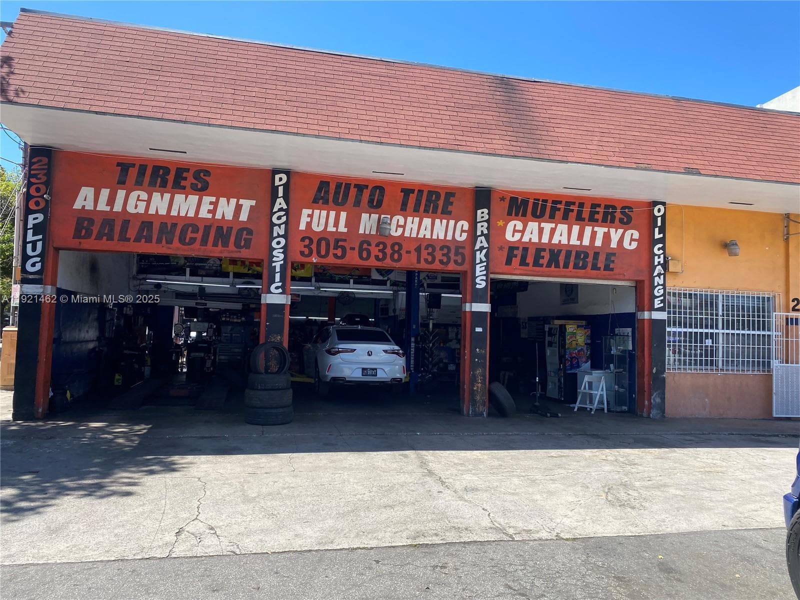 2300 NW 17th St, Miami, FL 33142 photo 2
