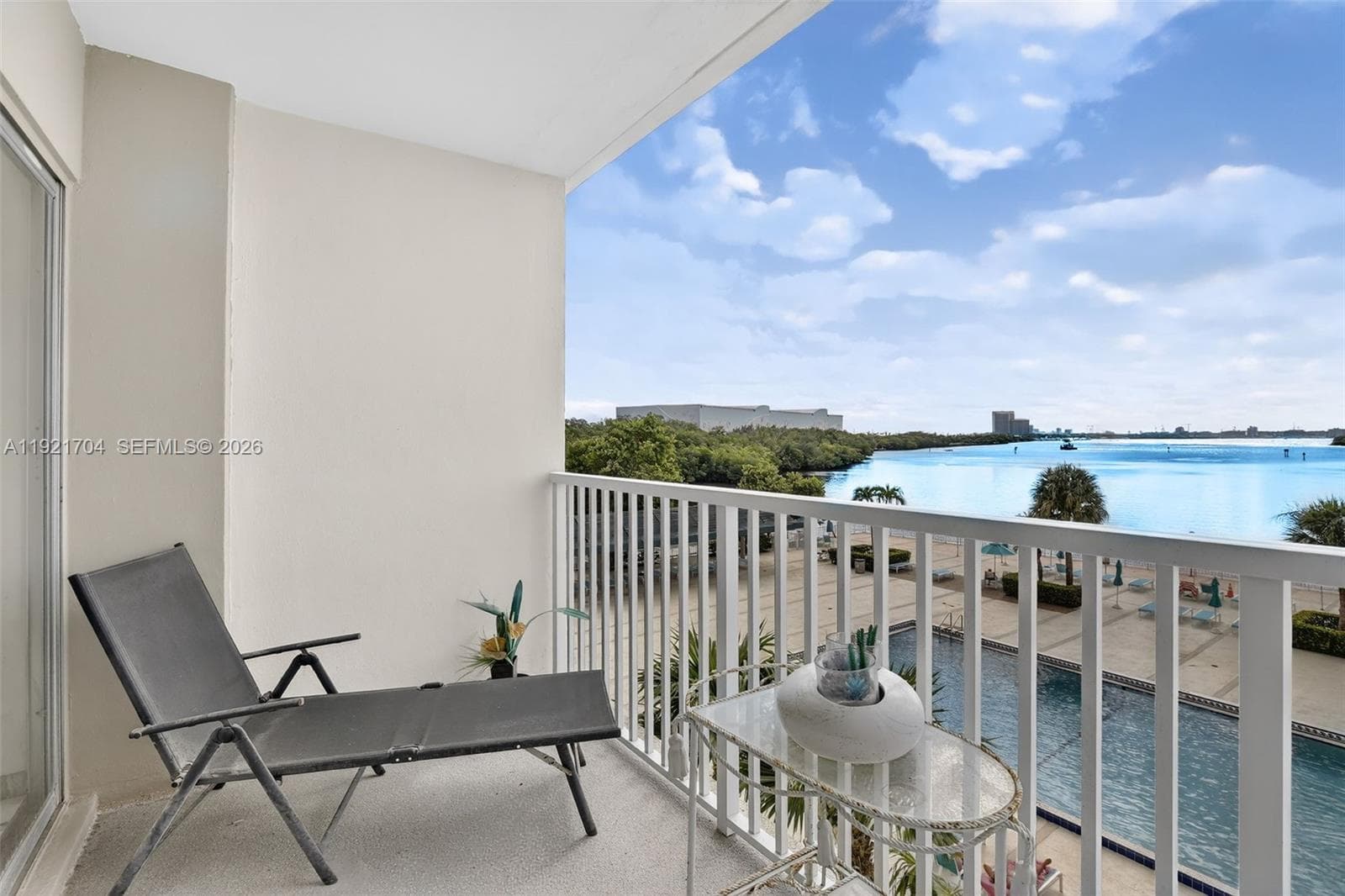 300 Bayview Dr # 308, Sunny Isles Beach, FL 33160 photo 3
