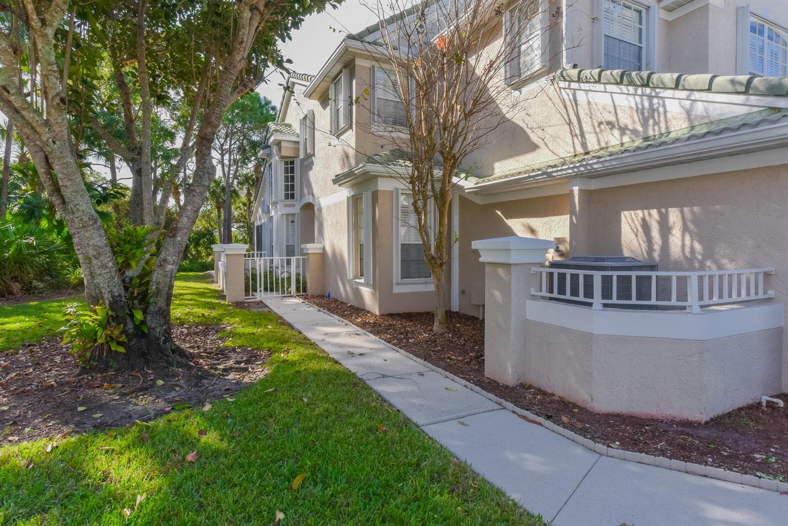 1567 SW Harbour Isles Circle, Port St. Lucie, FL 34986 photo 2