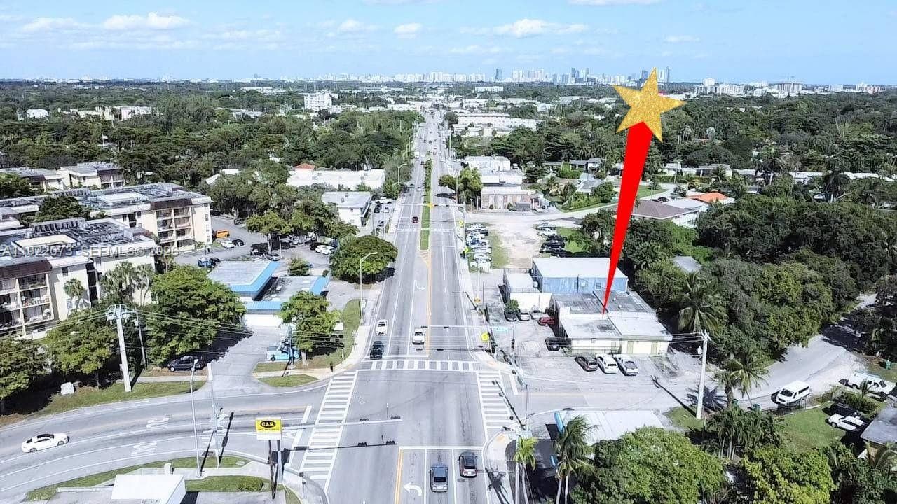 11851 W Dixie Hwy, Miami, FL 33161 photo 2