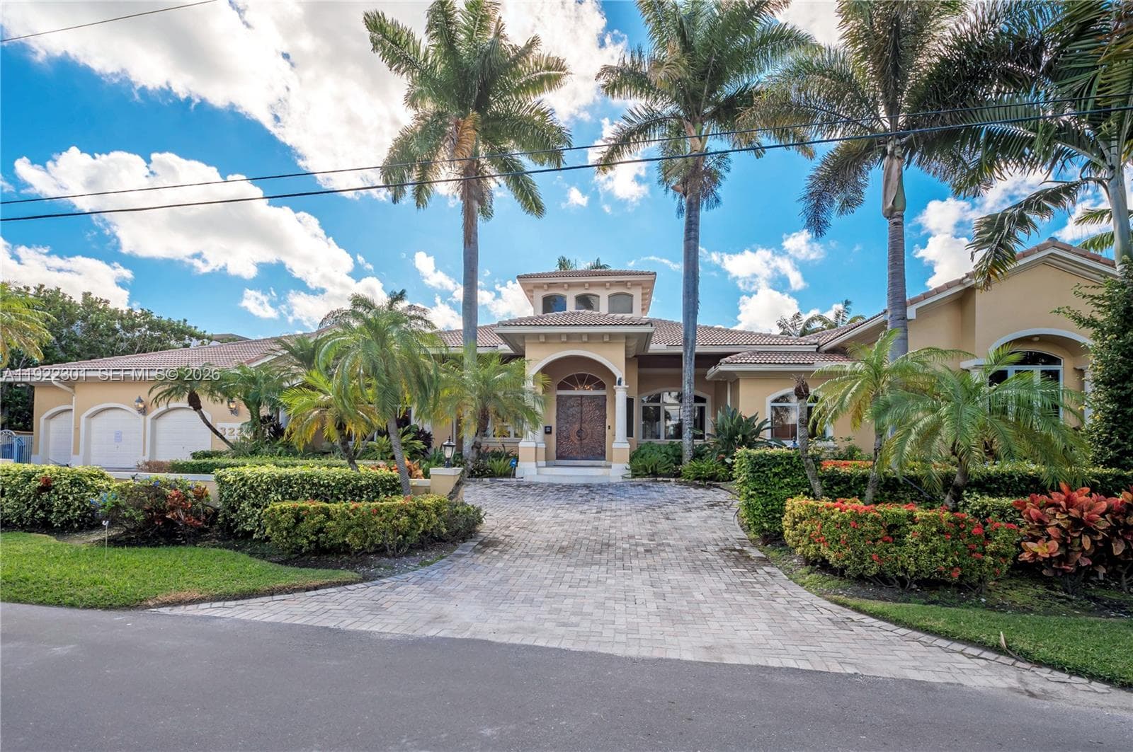 3220 NE 165th St, North Miami Beach, FL 33160 photo 2