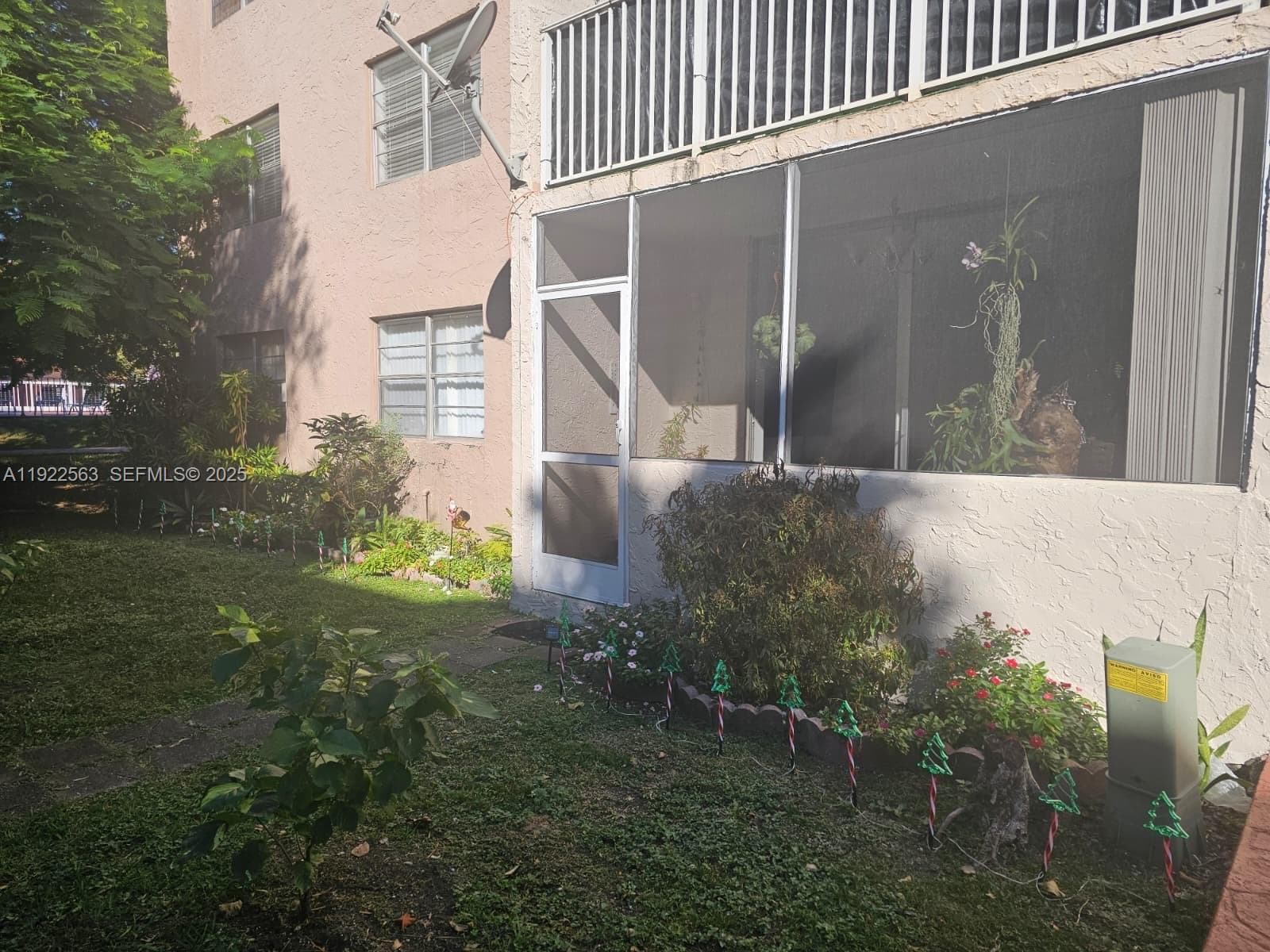 8411 NW 8th St # 111, Miami, FL 33126 photo 2