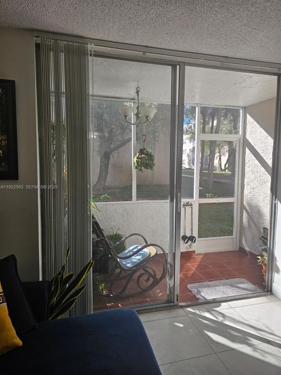 8411 NW 8th St # 111, Miami, FL 33126 photo 3