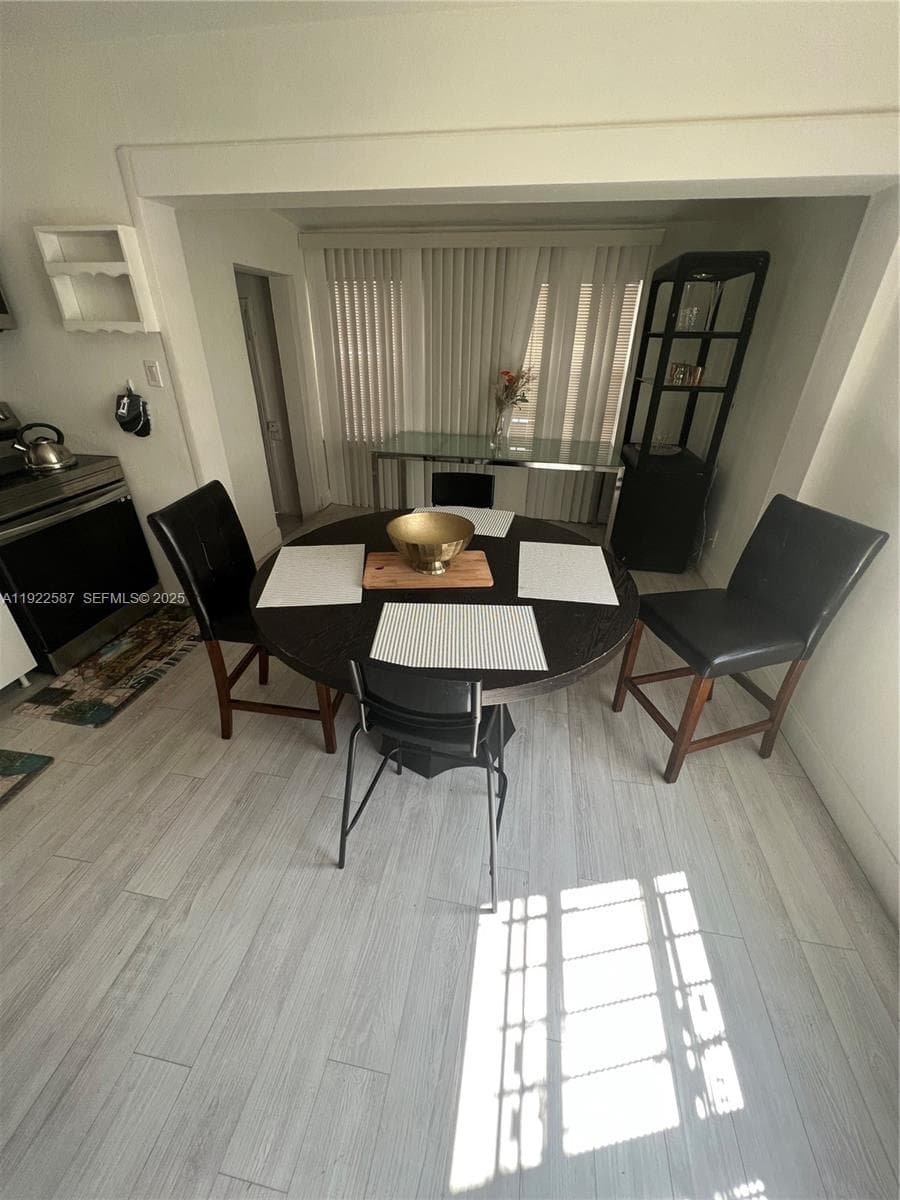 713 SW 7th Ave, Hallandale Beach, FL 33009 photo 2