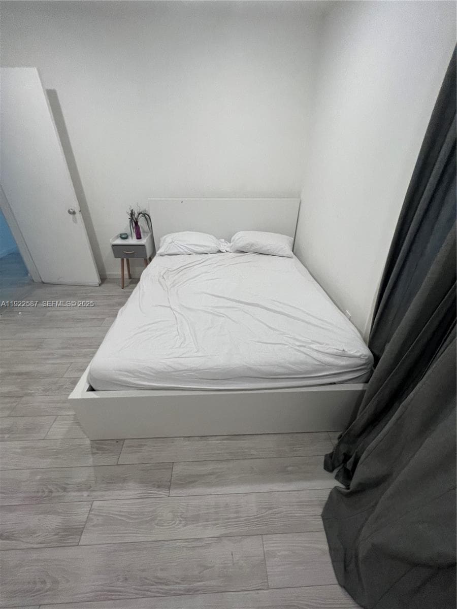 713 SW 7th Ave, Hallandale Beach, FL 33009 photo 3
