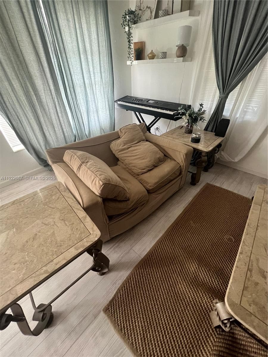 713 SW 7th Ave, Hallandale Beach, FL 33009 photo 4