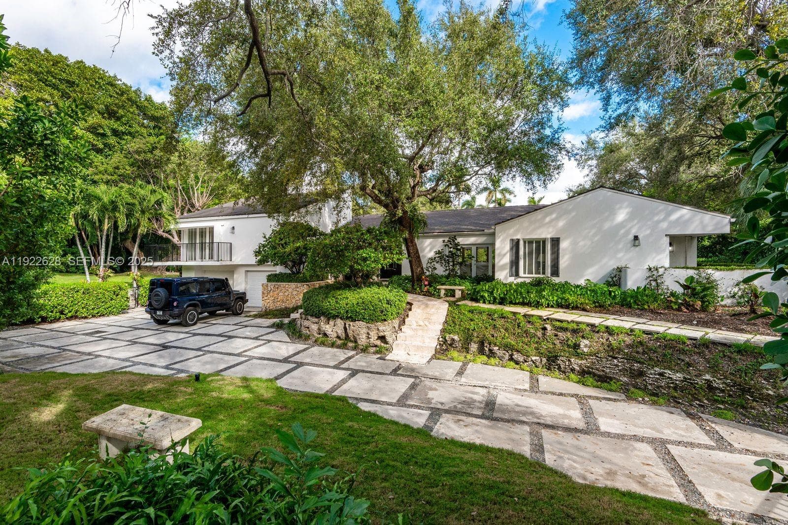 7000 Robles St, Coral Gables, FL 33143 photo 2