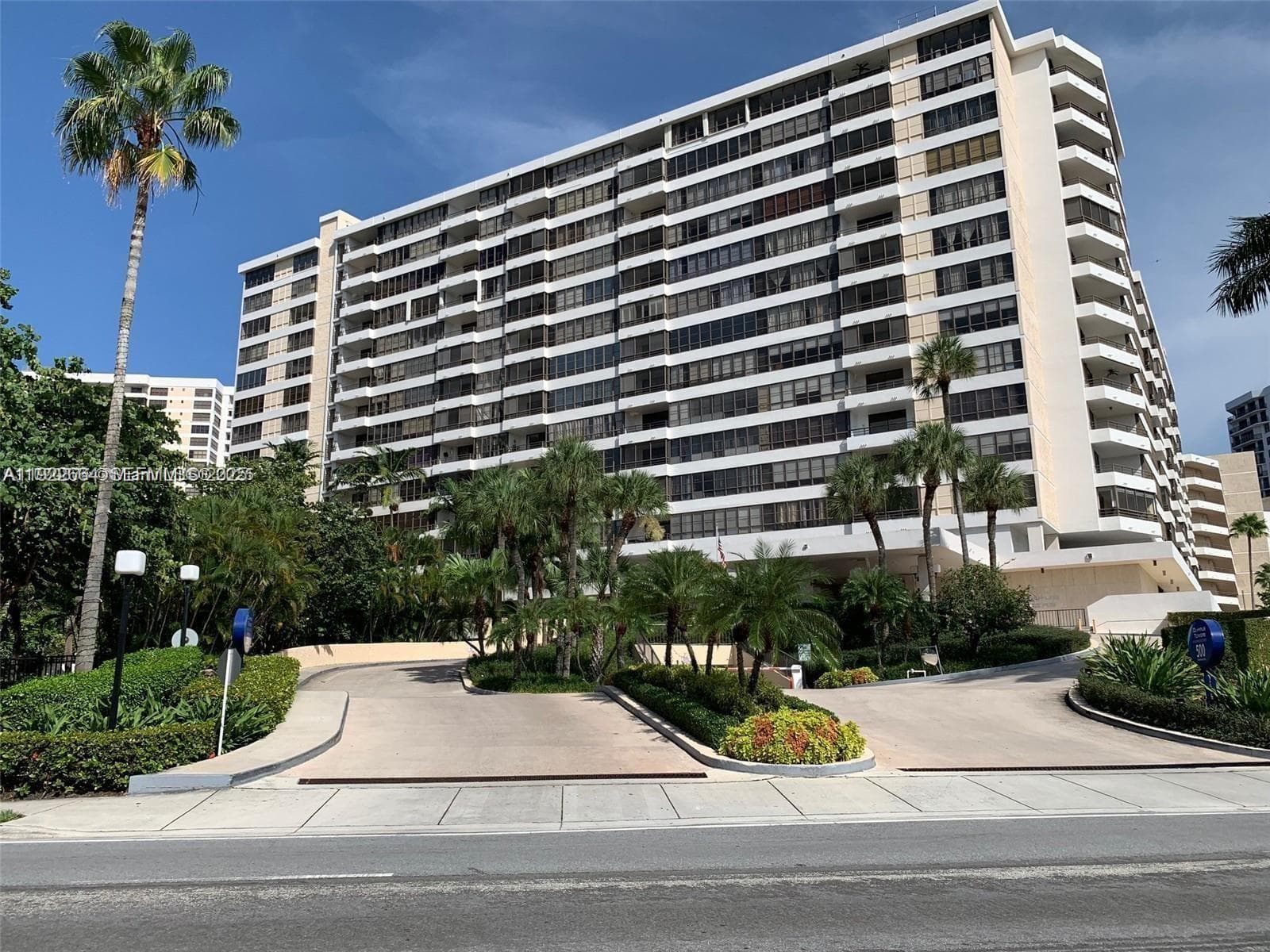 500 Three Islands Blvd # 307, Hallandale Beach, FL 33009