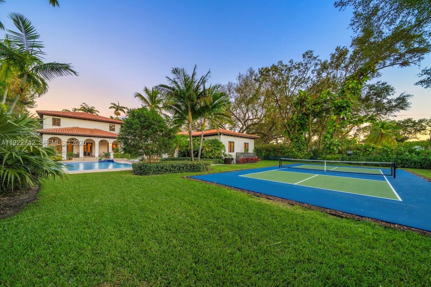 8800 SW 57 Ave, Pinecrest, FL 33156 photo 2