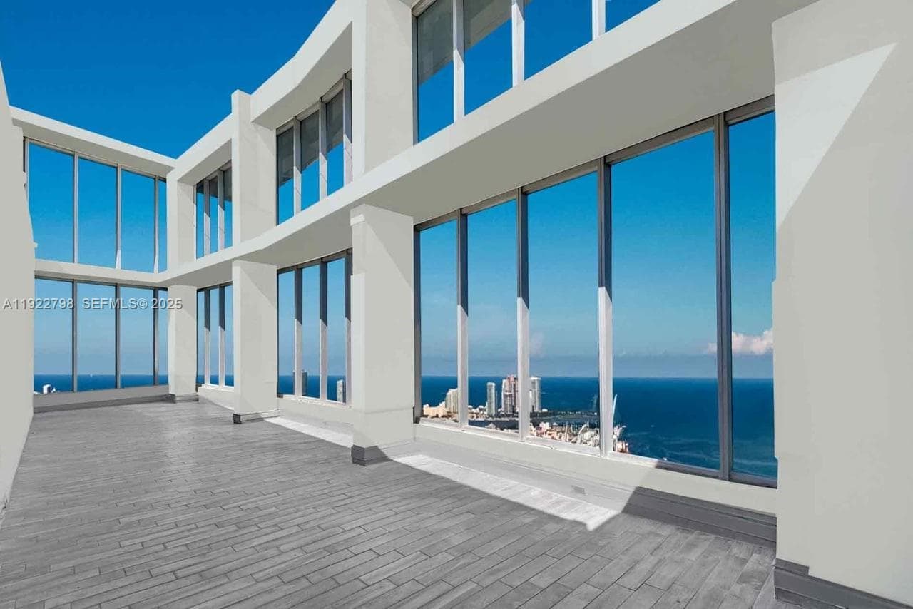 465 Brickell Ave # 5701, Miami, FL 33131