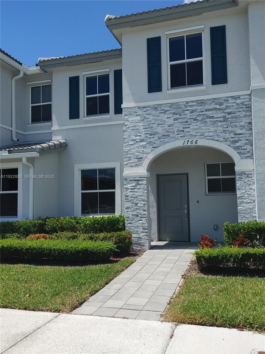 1766 SE 26th Rd, Homestead, FL 33035