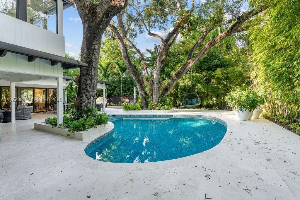 4095 Battersea Rd, Miami, FL 33133 photo 2