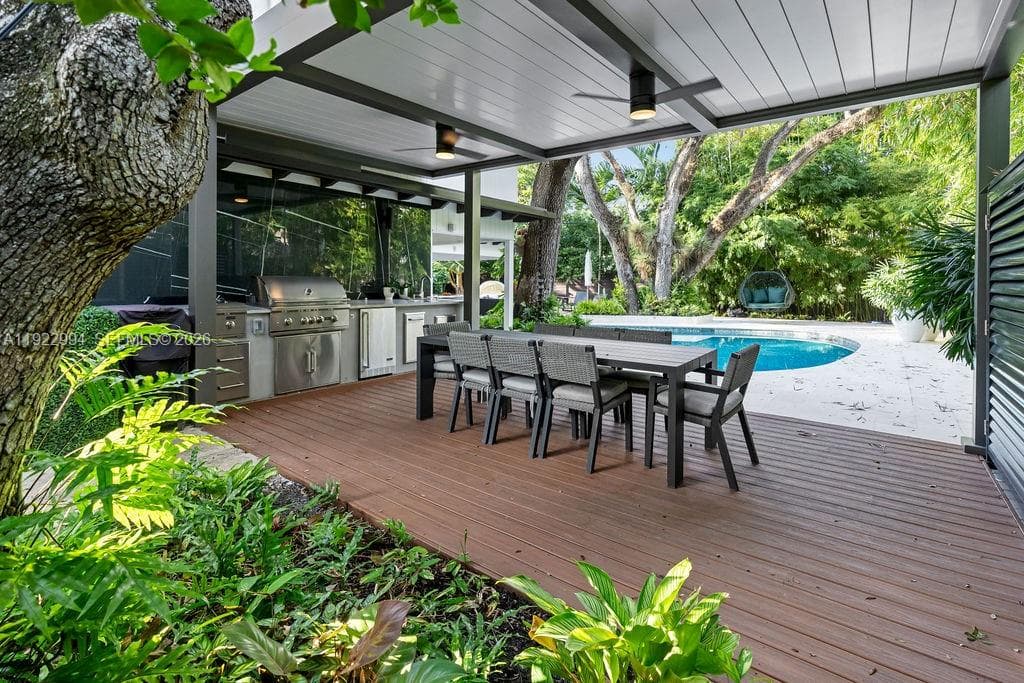 4095 Battersea Rd, Miami, FL 33133 photo 3