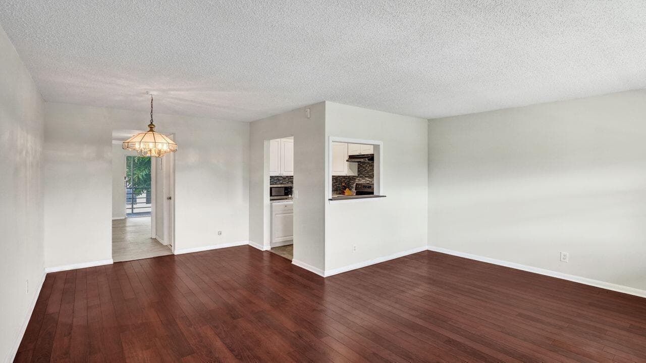 118 Sheffield E, West Palm Beach, FL 33417 photo 2
