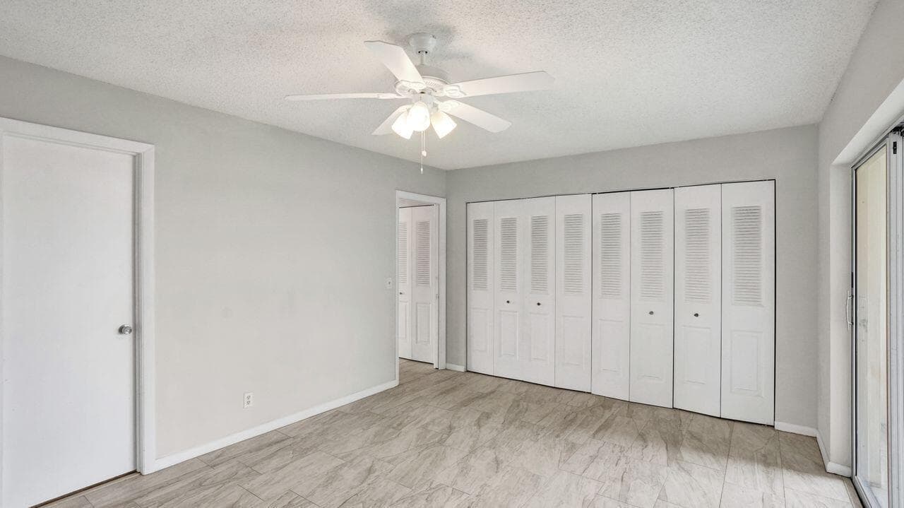 118 Sheffield E, West Palm Beach, FL 33417 photo 4
