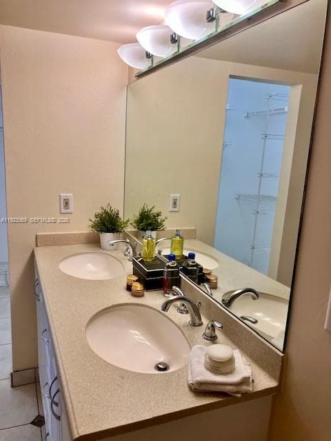 3910 Inverrary Blvd # 304-B, Lauderhill, FL 33319 photo 3