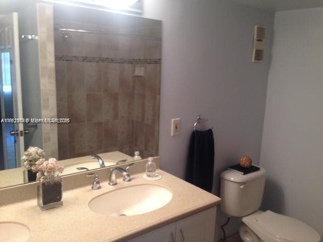 3910 Inverrary Blvd # 304-B, Lauderhill, FL 33319 photo 5