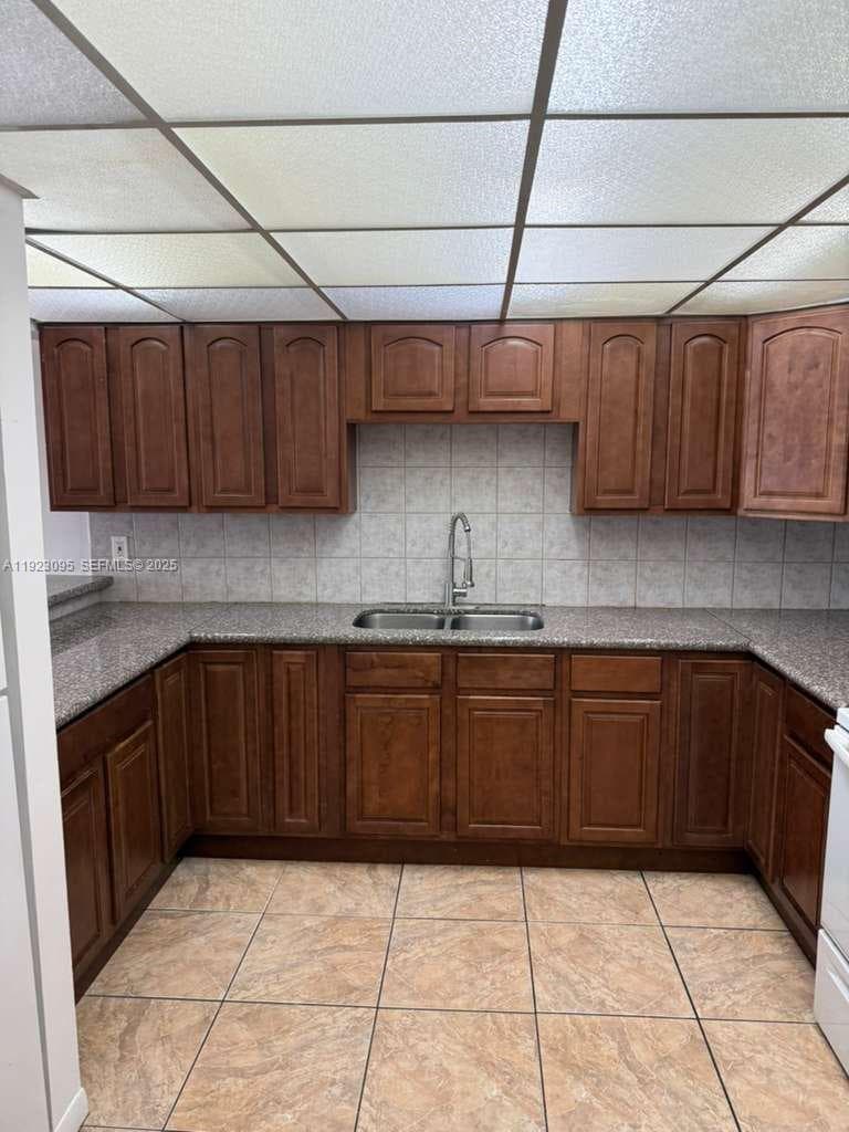 7000 NW 186th St # 4-226, Hialeah, FL 33015 photo 3