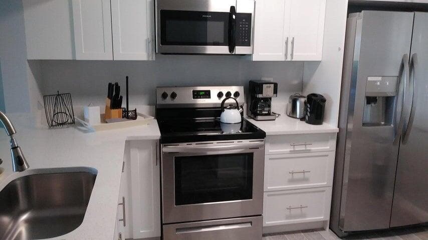 3050 Presidential Way # 206, West Palm Beach, FL 33401 photo 3
