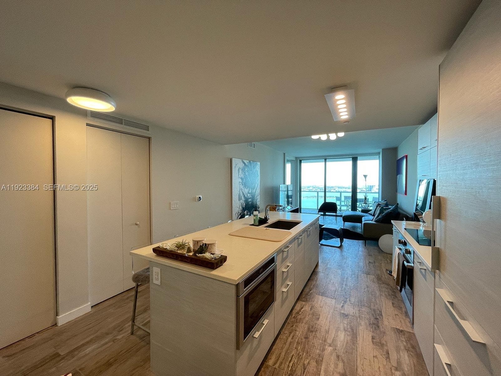 650 NE 32nd St # 3005, Miami, FL 33137 photo 5