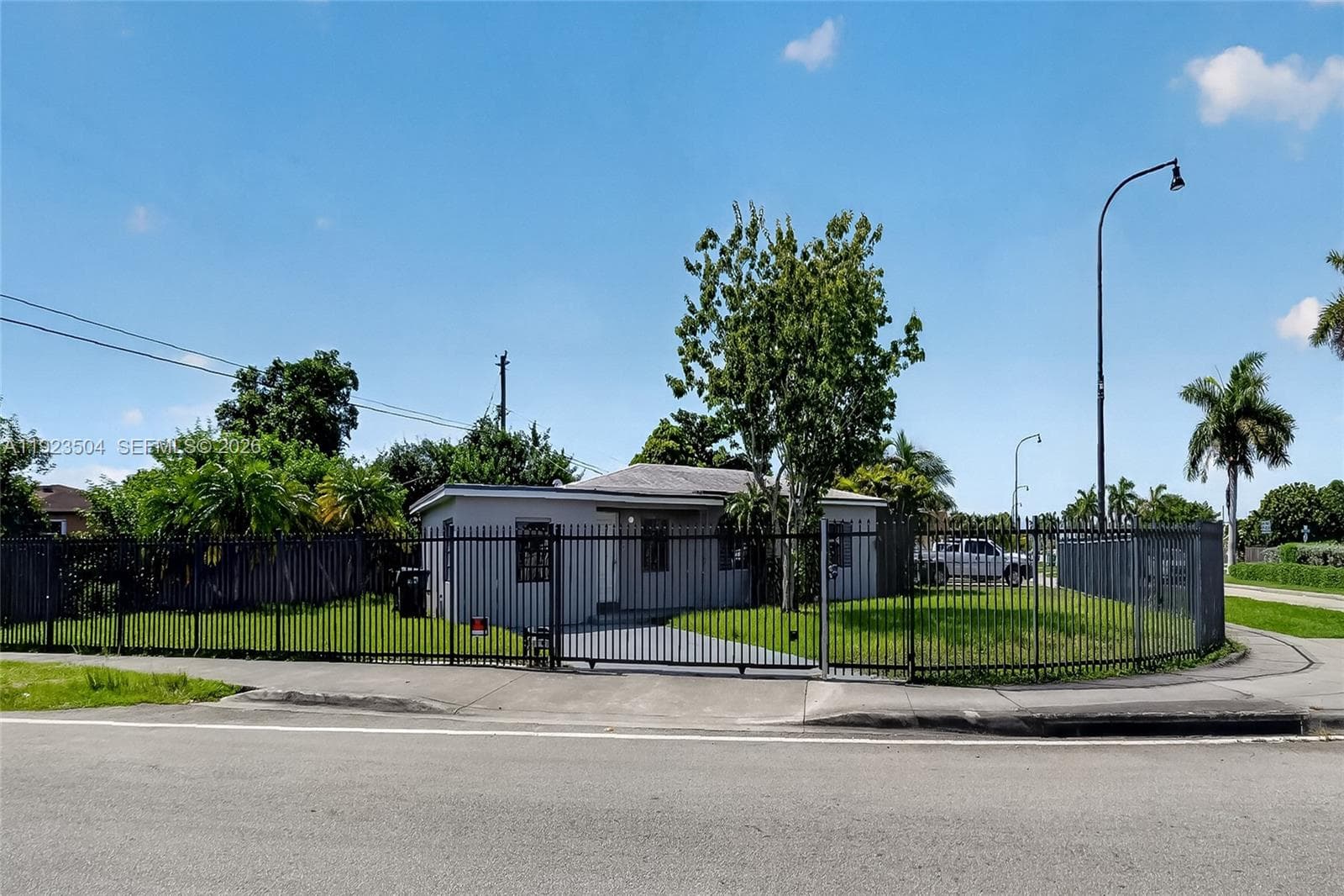 14801 Lincoln Blvd, Miami, FL 33176 photo 2