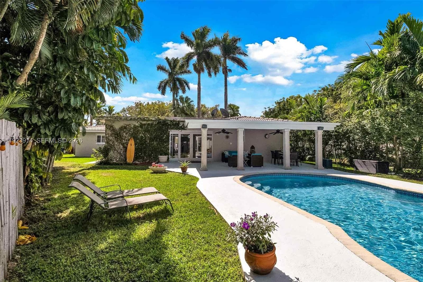 461 NE 115th St, Miami, FL 33161 photo 2