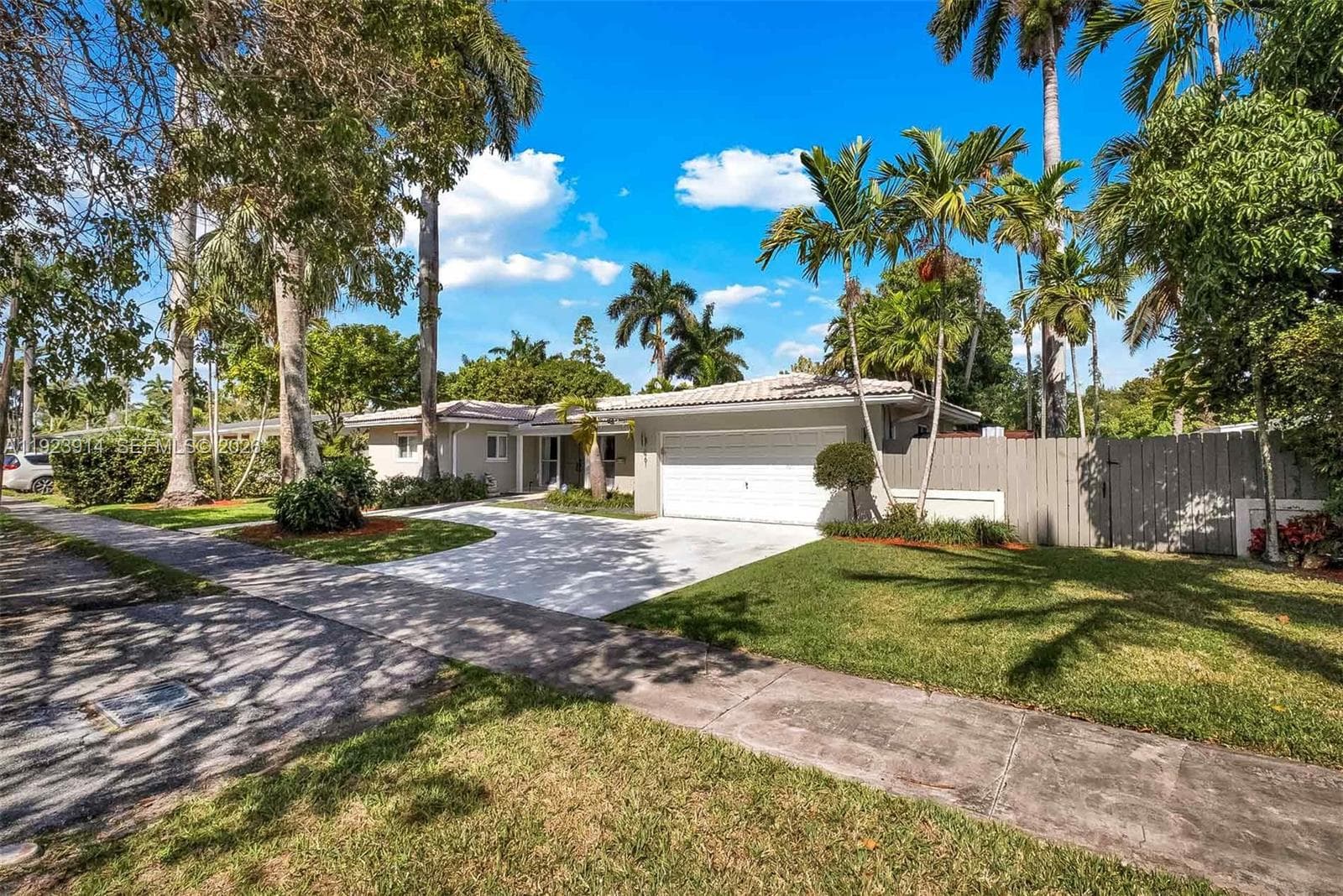 461 NE 115th St, Miami, FL 33161 photo 5