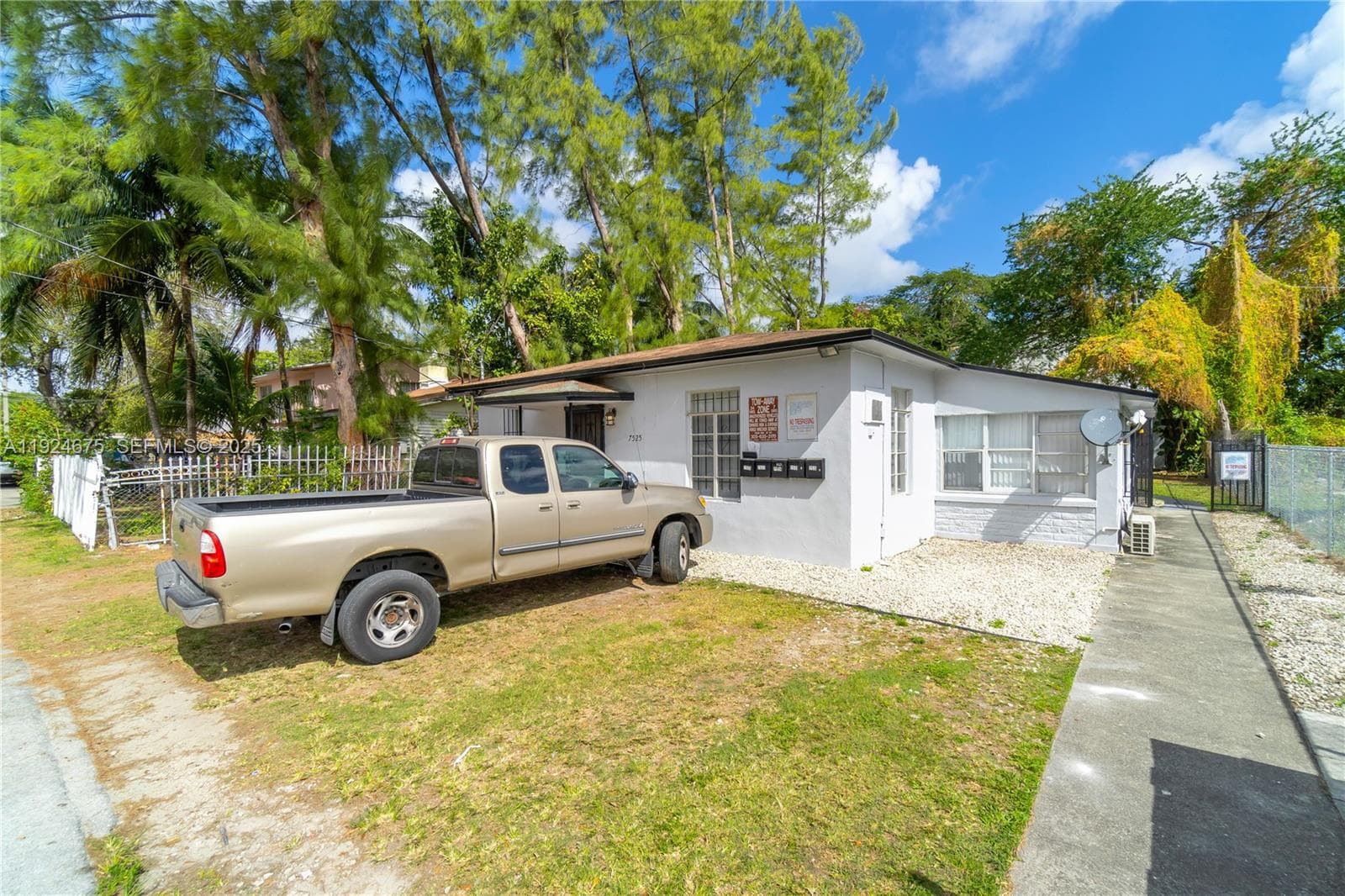 7525 NE Miami Ct, Miami, FL 33138 photo 3
