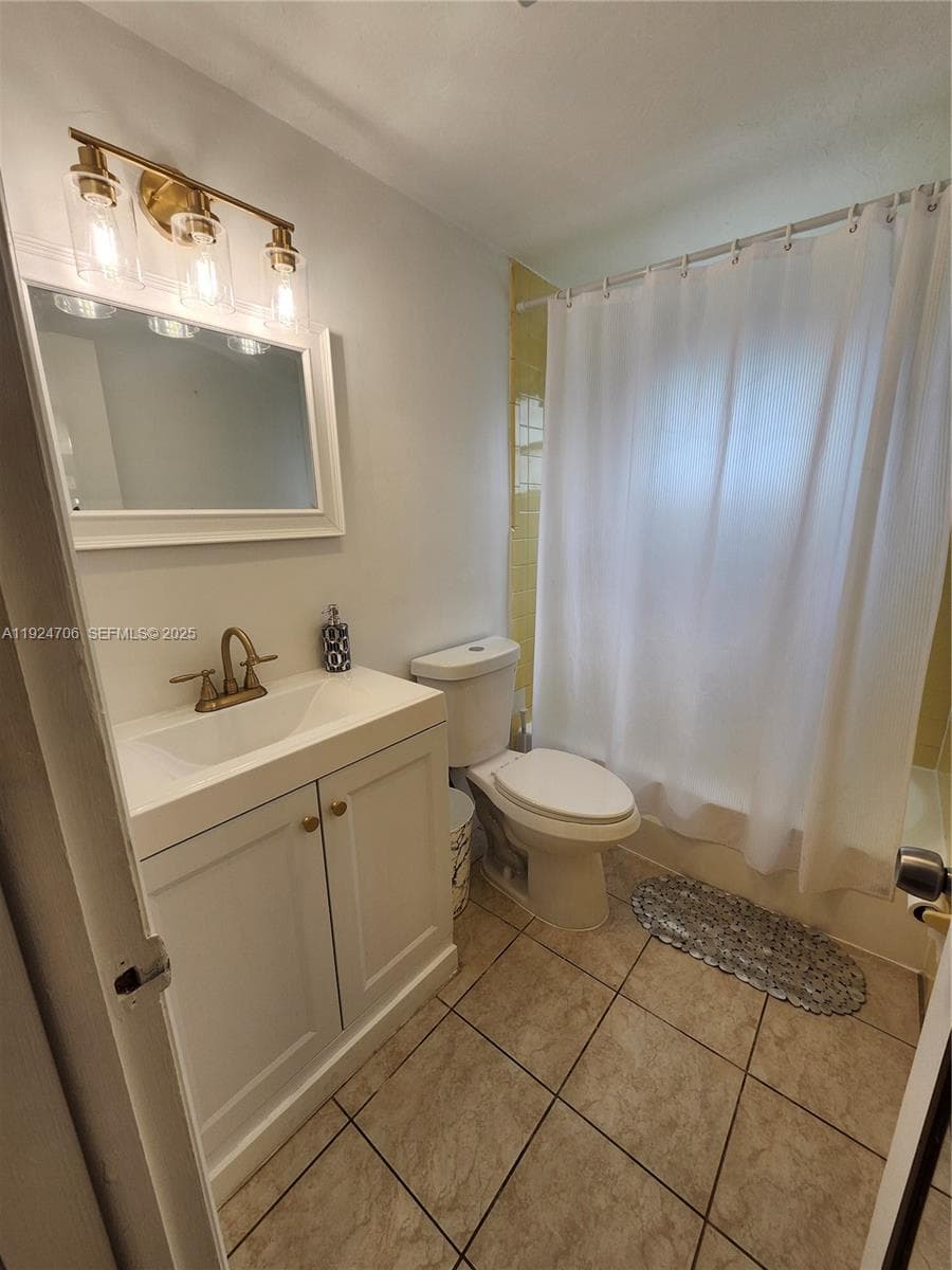 1100 NE 9th Ave # 203, Fort Lauderdale, FL 3240 photo 5