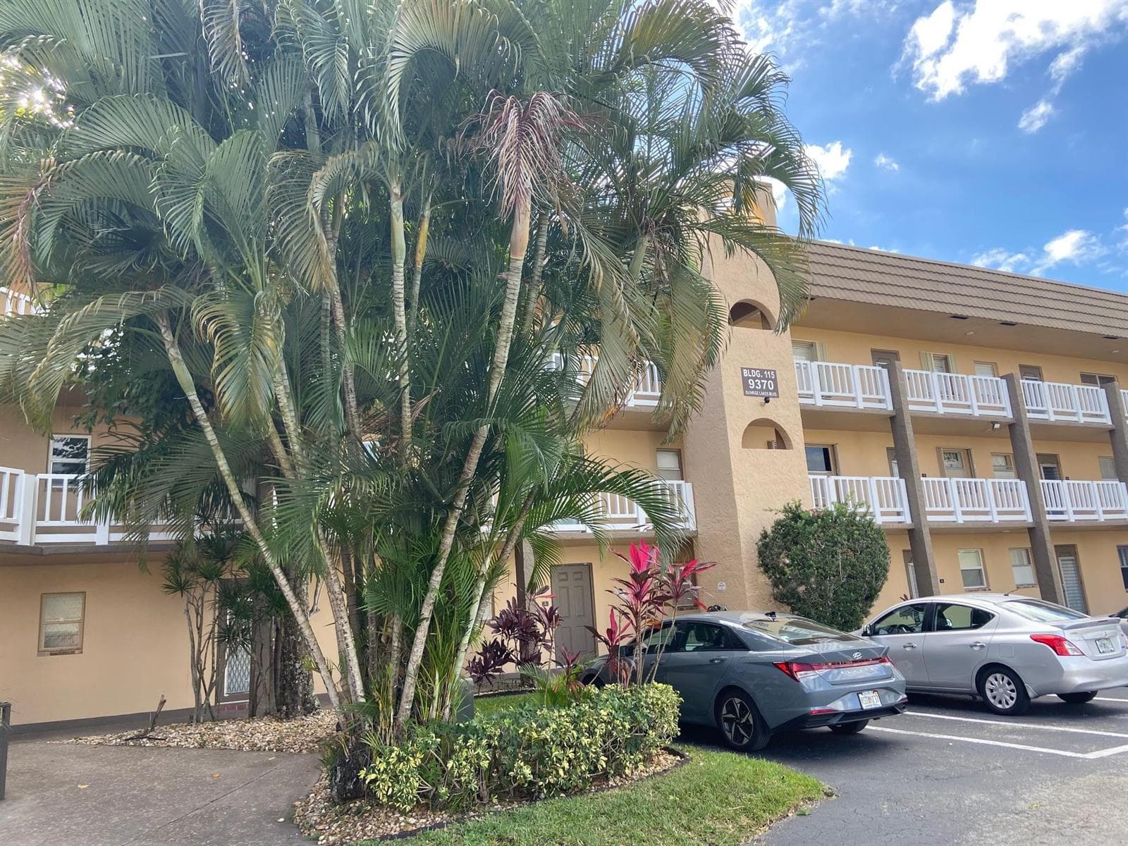 9370 SUNRISE LAKES Boulevard # 105, Sunrise, FL 33322 photo 3