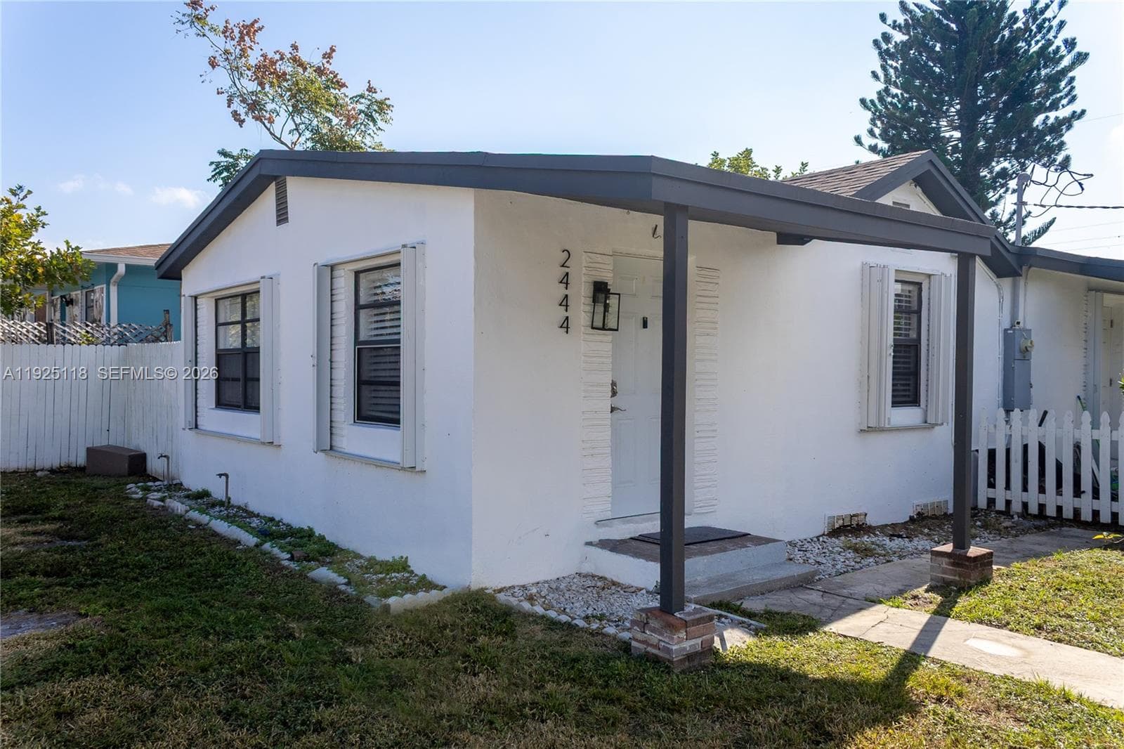 2444 Roosevelt St, Hollywood, FL 33020 photo 2