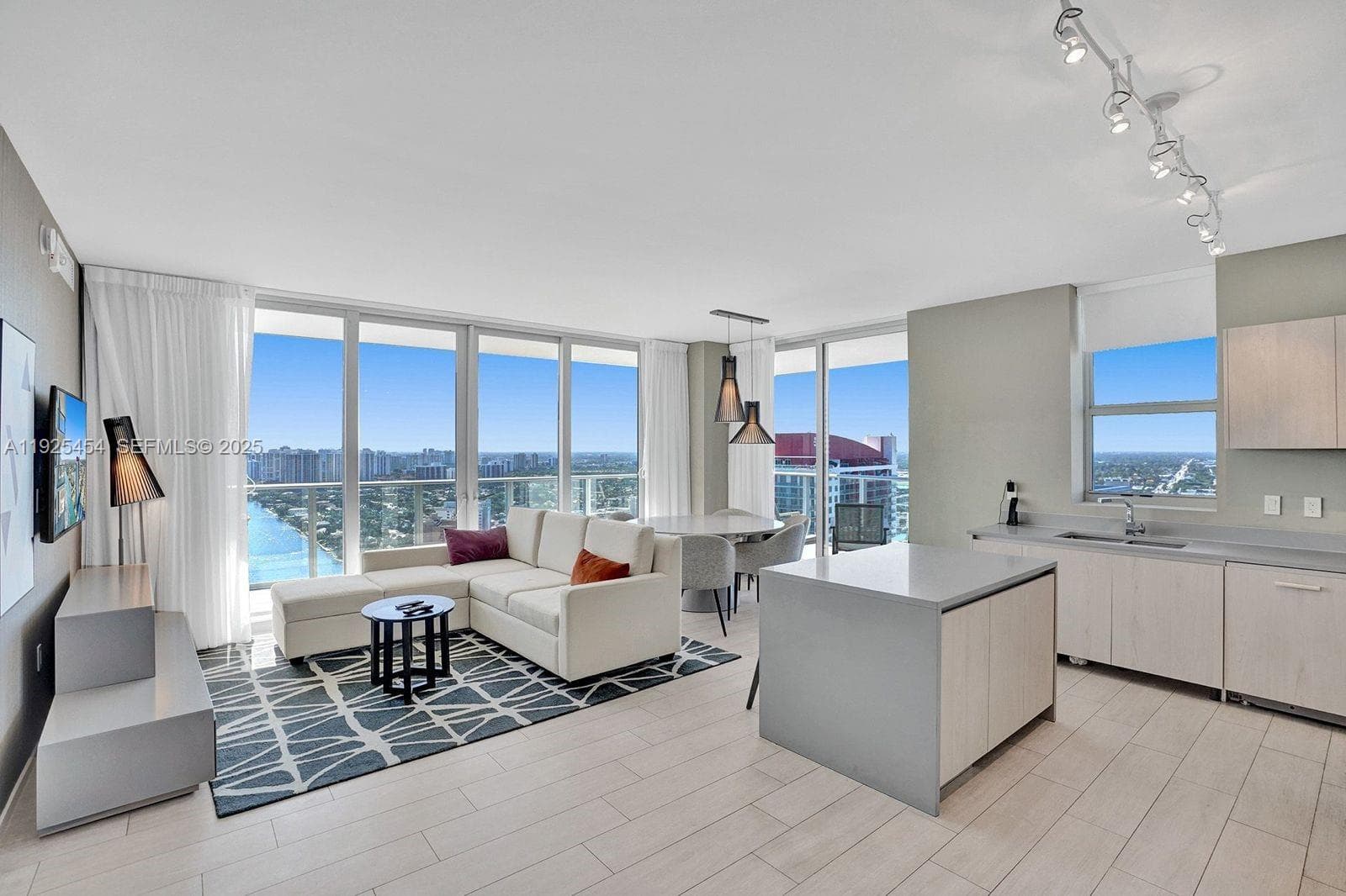 4010 S Ocean Dr # R1108, Hollywood, FL 33019