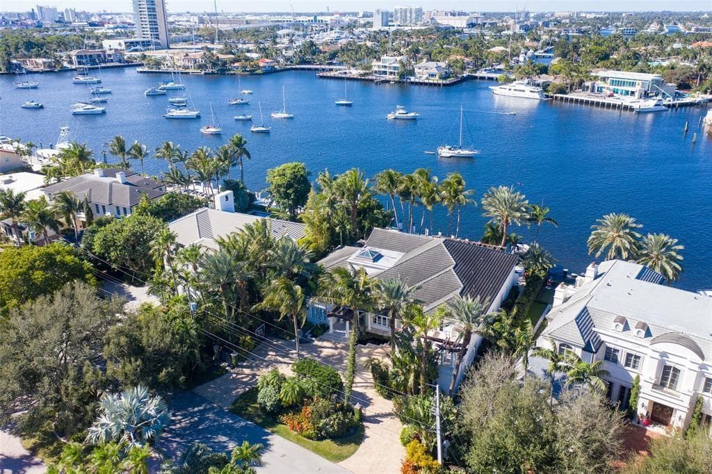 1313 E Lake Drive, Fort Lauderdale, FL 33316 photo 2