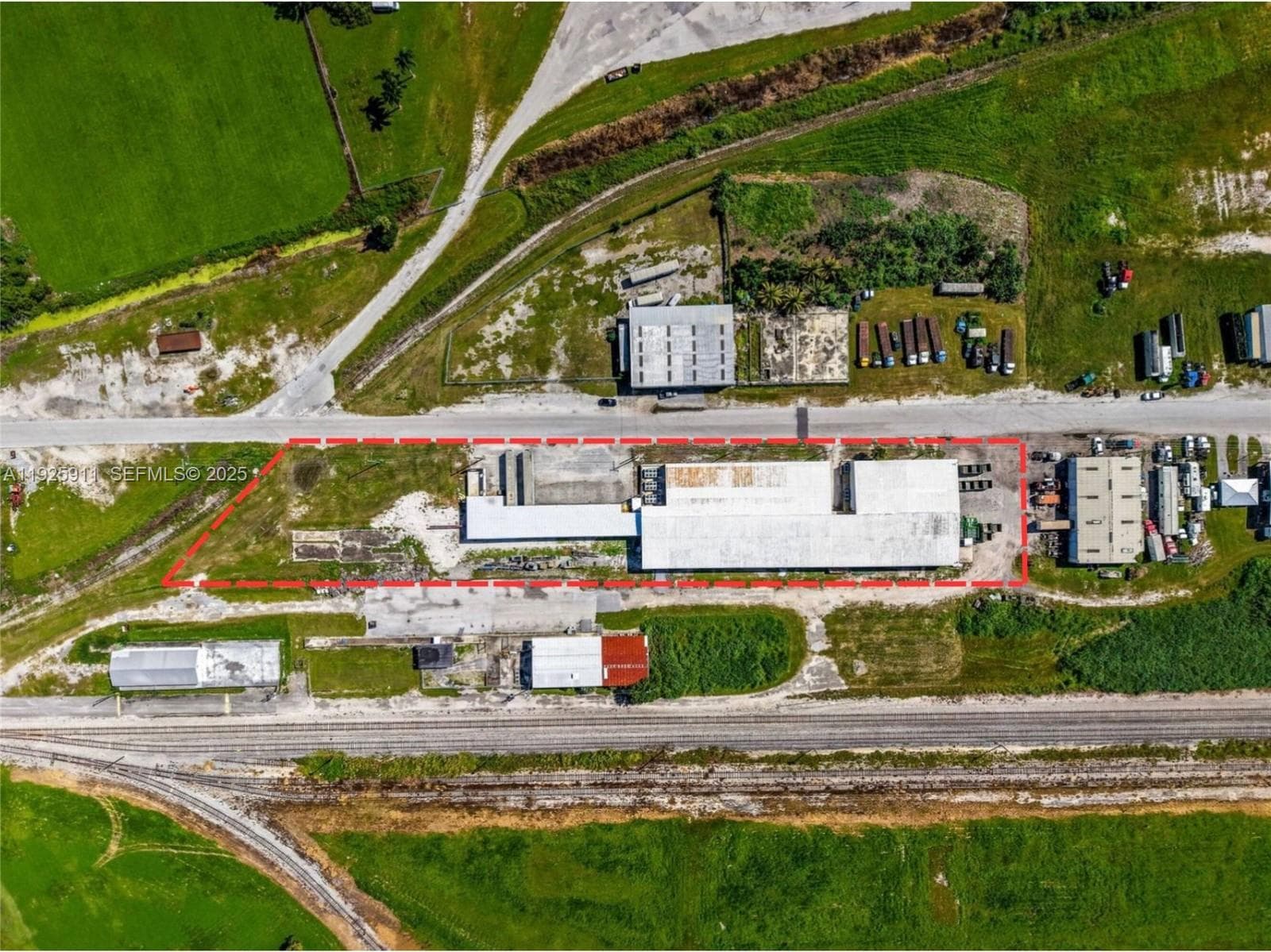 901 NW 9th St, Belle Glade, FL 33430 photo 3