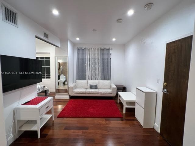 526 15 ST # 2, Miami Beach, FL 33139