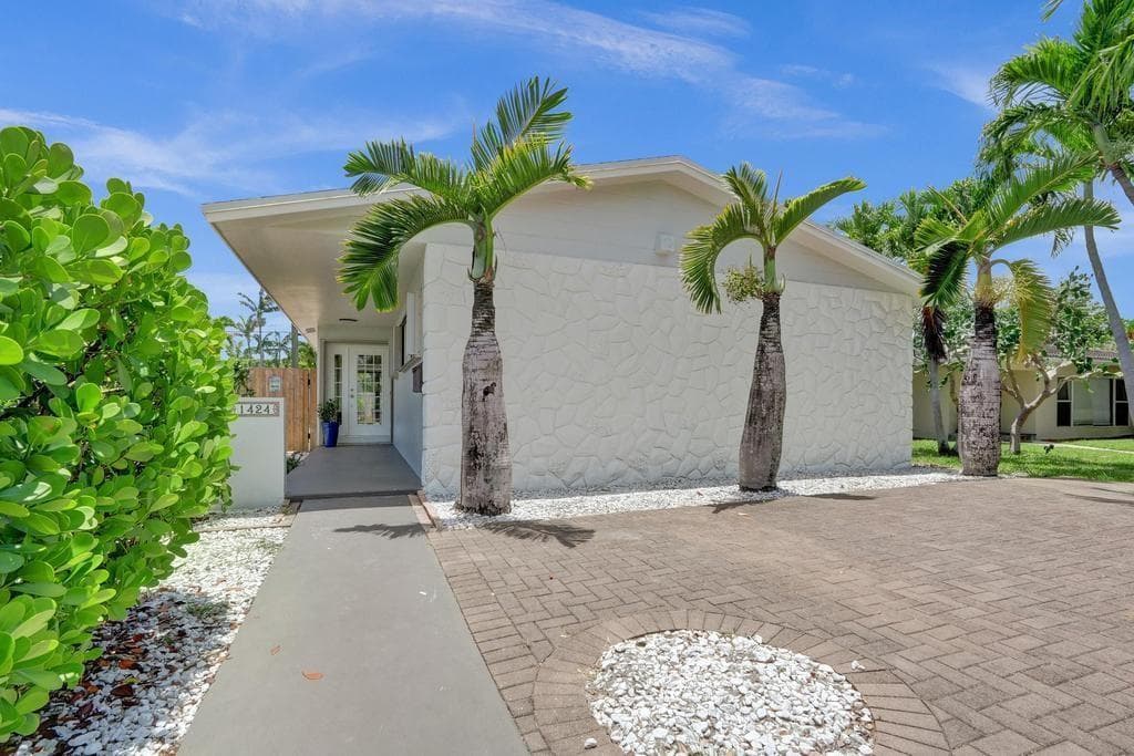1424 Adams Street, Hollywood, FL 33020 photo 2
