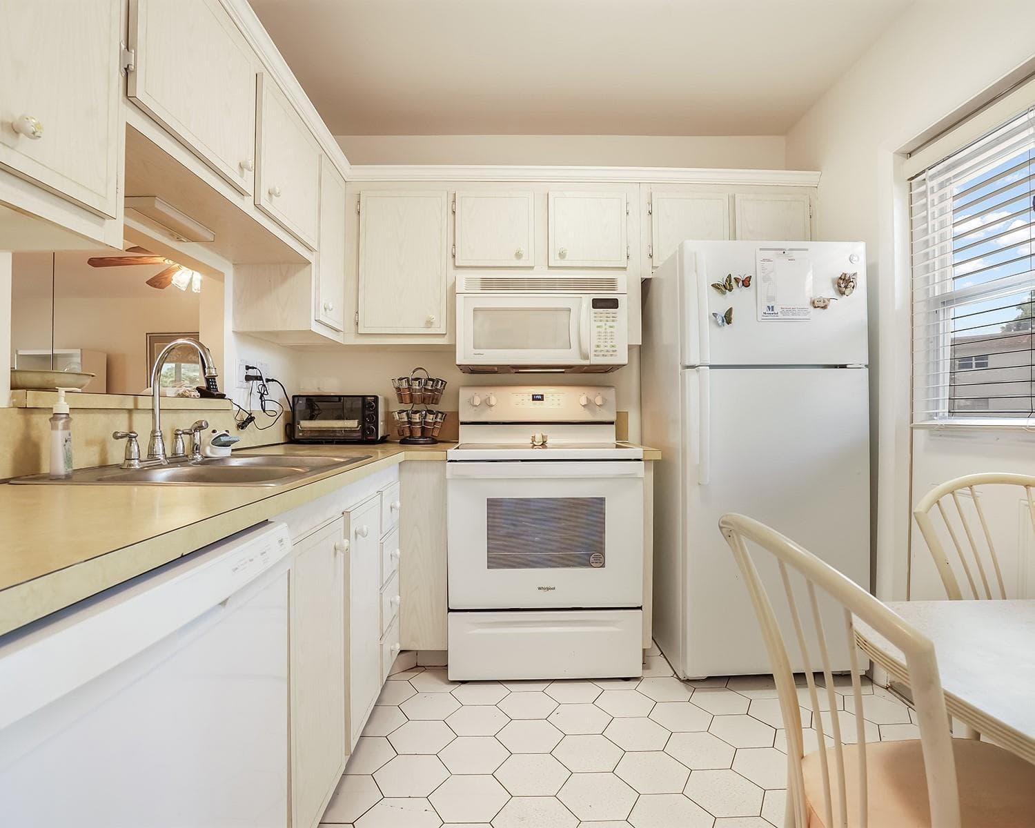 3500 NW 48th Avenue # 513, Lauderdale Lakes, FL 33319 photo 2