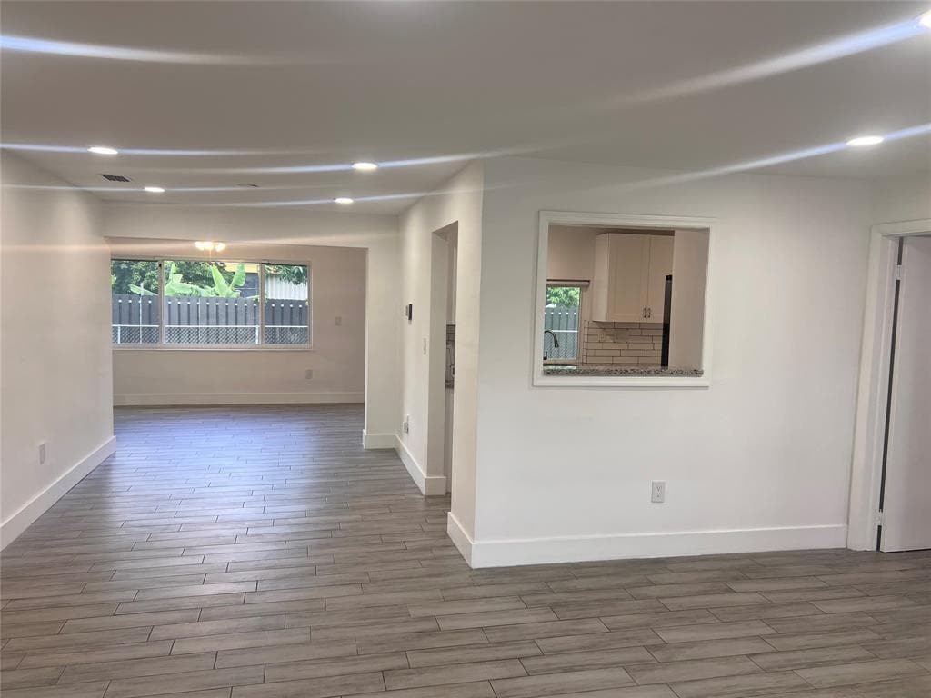 8361 NW 27th Place, Sunrise, FL 33322 photo 2