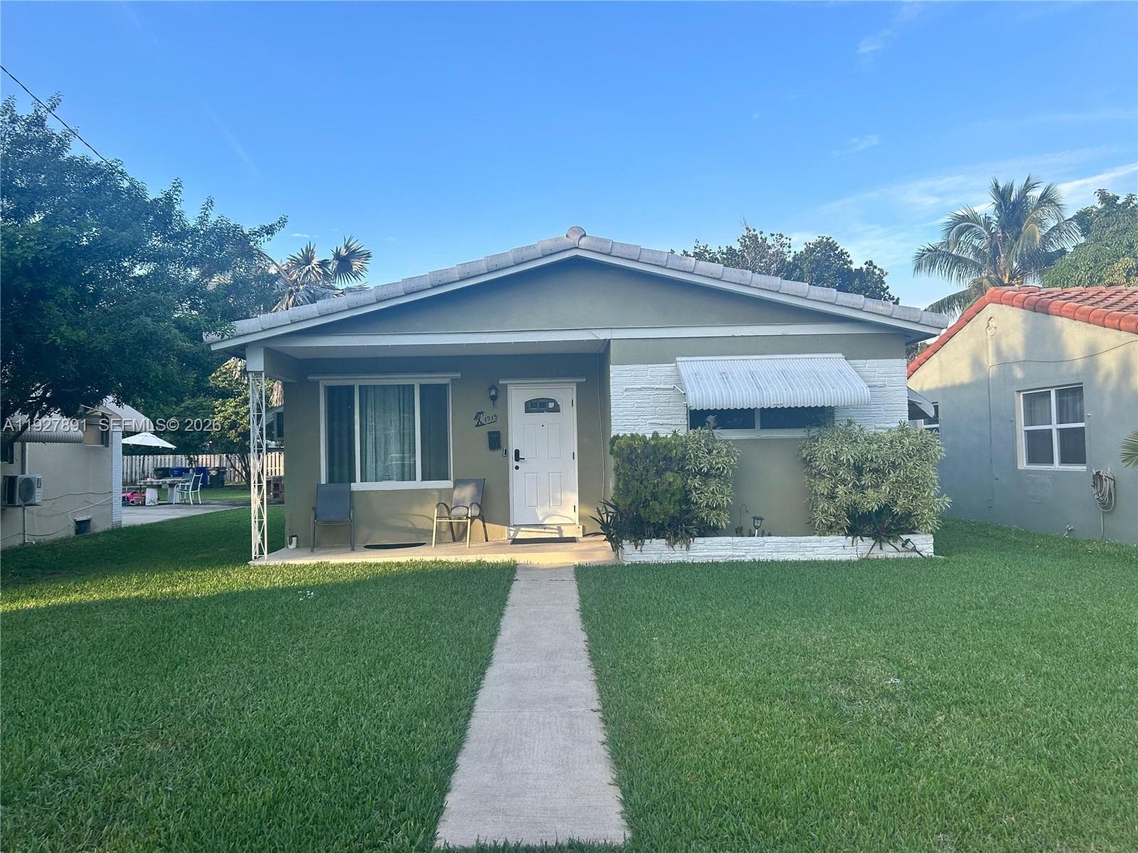 1915 Mayo St, Hollywood, FL 33020 photo 2