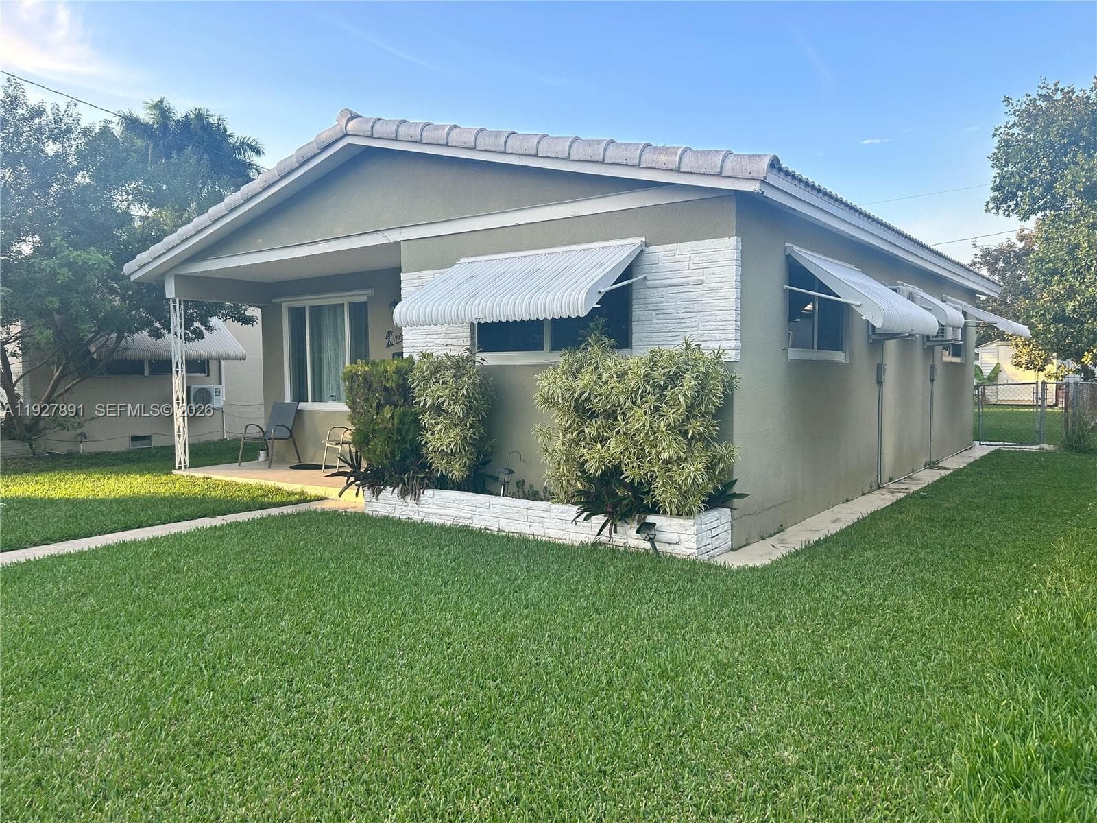 1915 Mayo St, Hollywood, FL 33020 photo 4