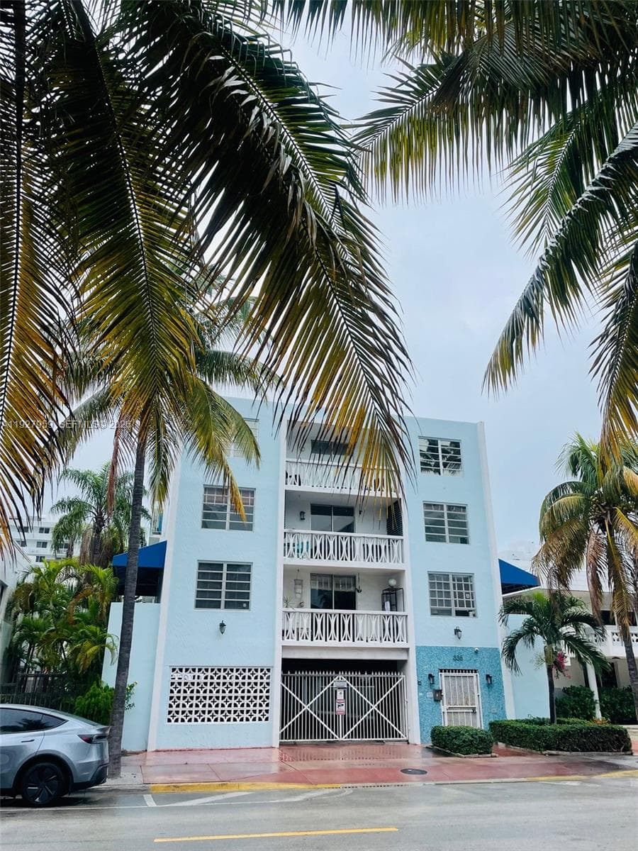 335 Collins Ave # 302, Miami Beach, FL 33139 photo 2