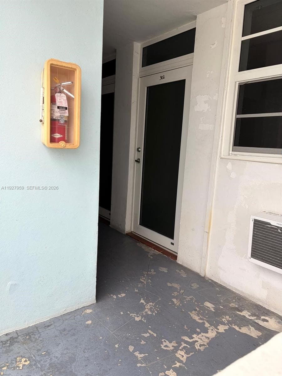 335 Collins Ave # 302, Miami Beach, FL 33139 photo 4