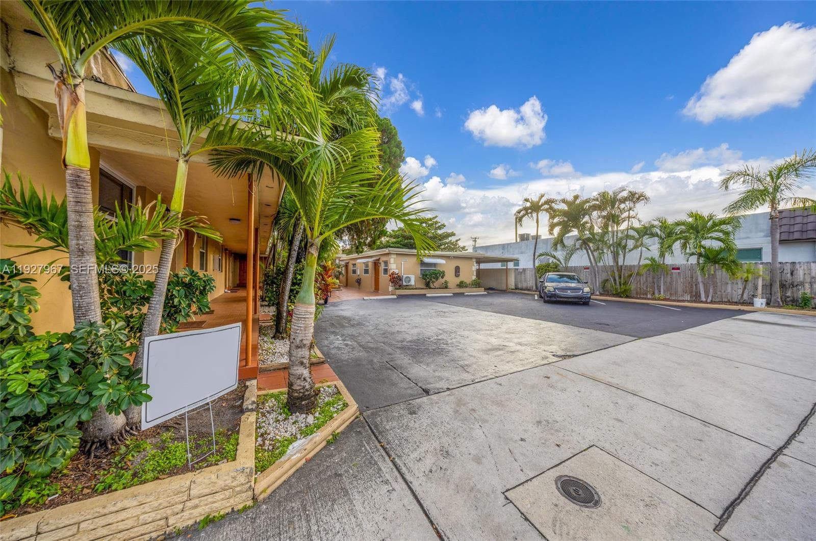 6124 Pembroke Rd, Miramar, FL 33023 photo 3