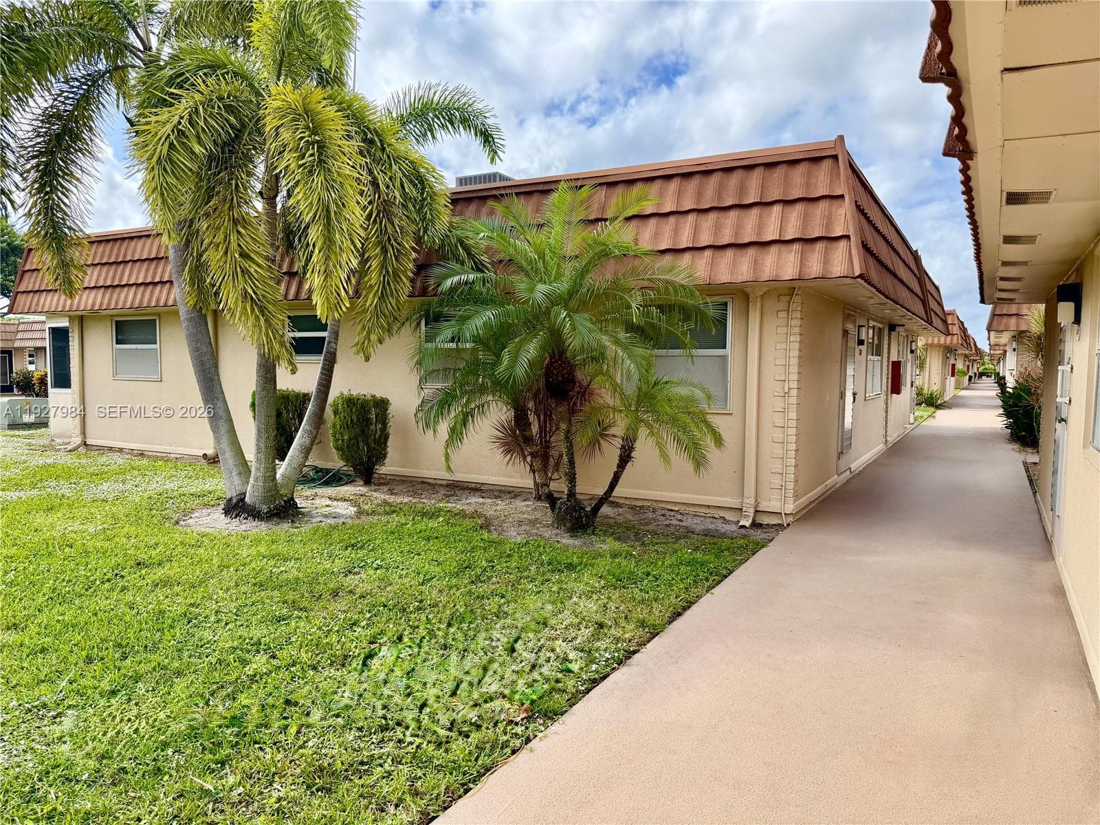 293 Seville M # 293, Delray Beach, FL 33446 photo 2