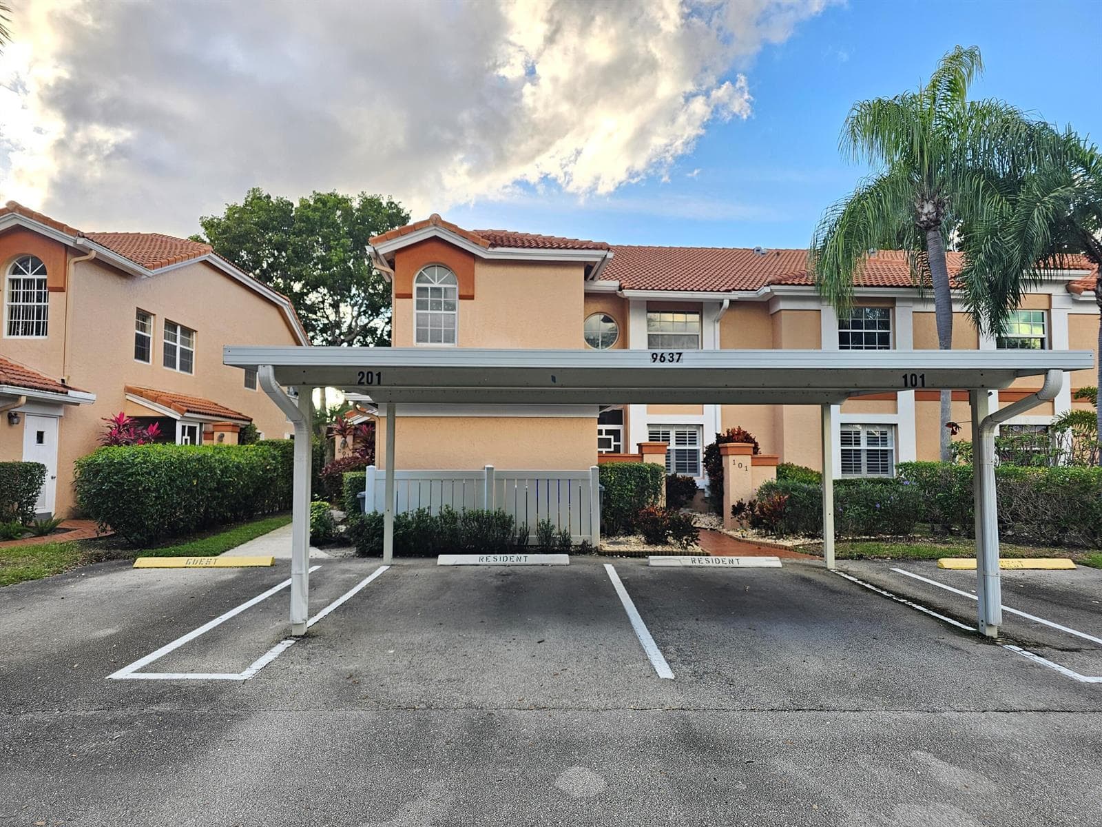 9637 Shadybrook Drive # 201, Boynton Beach, FL 33437 photo 2