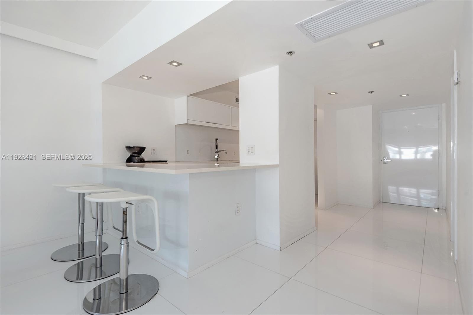 100 Lincoln Rd # 839, Miami Beach, FL 33139 photo 3