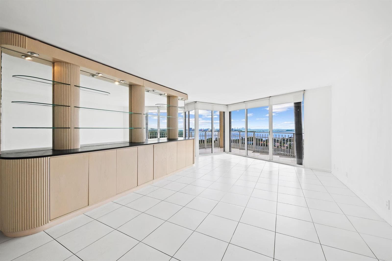 1000 Quayside Terrace # 1606, Miami, FL 33138 photo 2